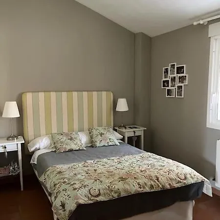 Hotell Lux Con Piscina 6 Pax 4*